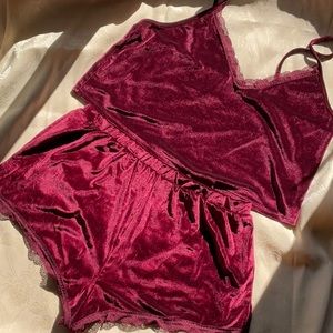 F21 Burgundy Velour Sleep Set size XL